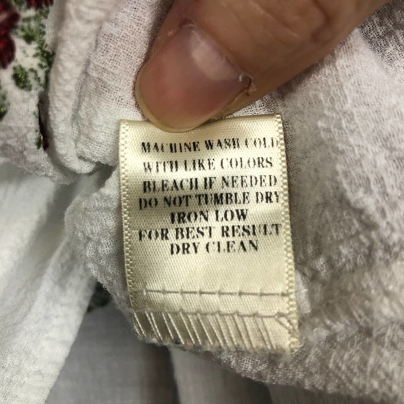 Altar’d State Top Boho Floral Embroidered Off Shoulder Blouse Crop Size Medium - Picture 7 of 10